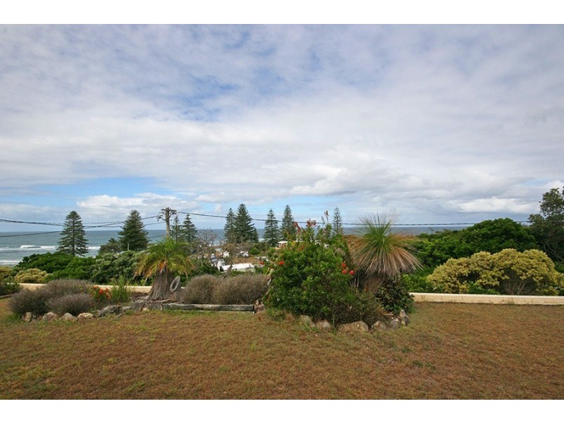 138 Ocean Road, Brooms Head NSW 2463