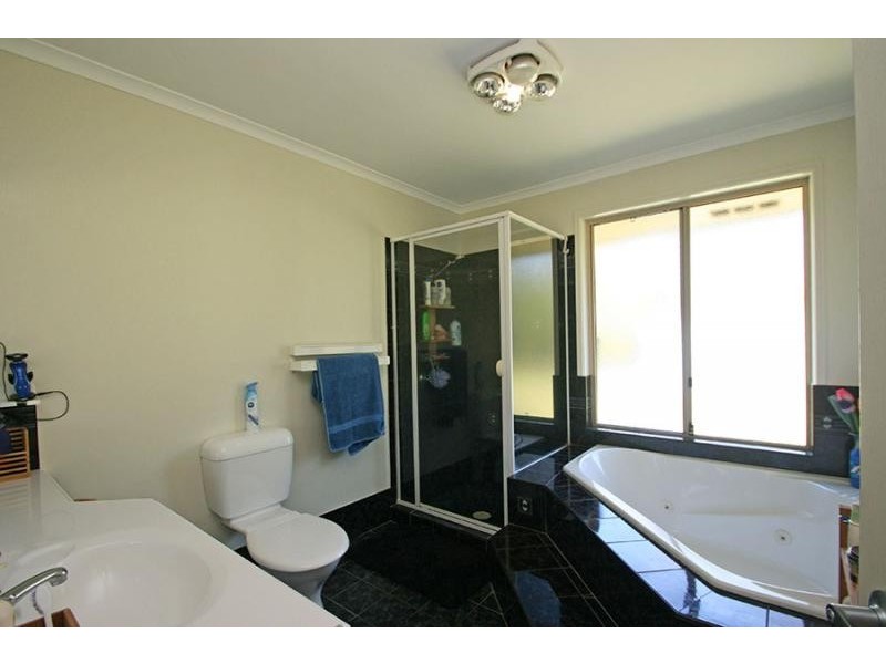 10 King Parrot Parade, Gulmarrad NSW 2463