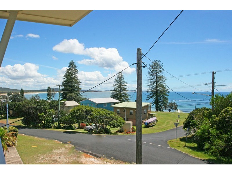130 Ocean Road, Brooms Head NSW 2463