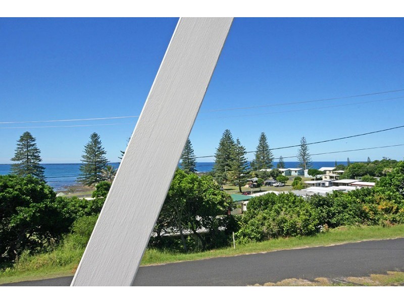 130 Ocean Road, Brooms Head NSW 2463