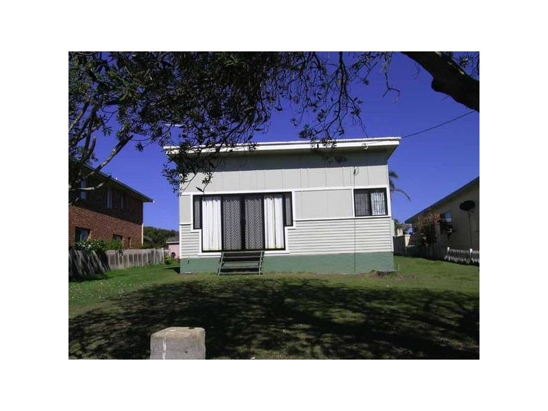 9 Lasiandra Street, Brooms Head NSW 2463