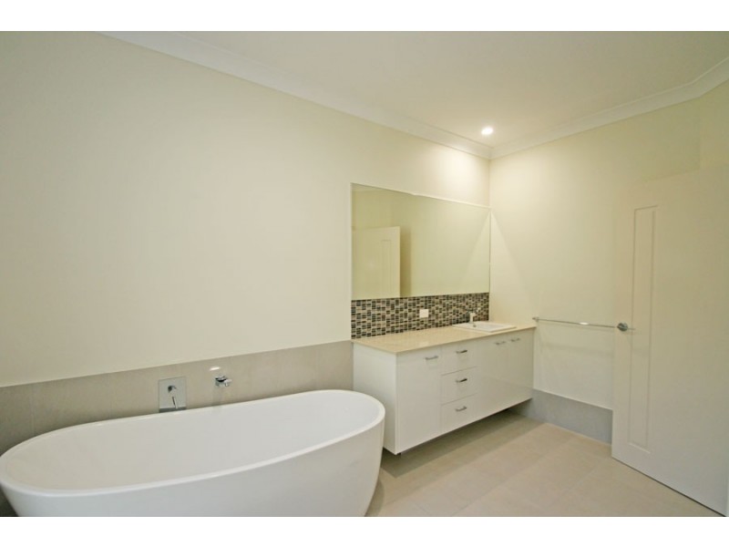 11 Riverwood Terrace, Maclean NSW 2463