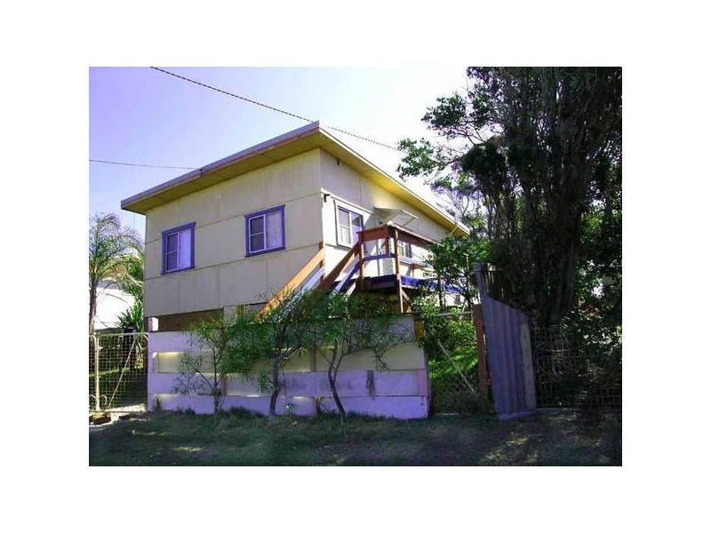 8 Pointsettia Crescent, Brooms Head NSW 2463