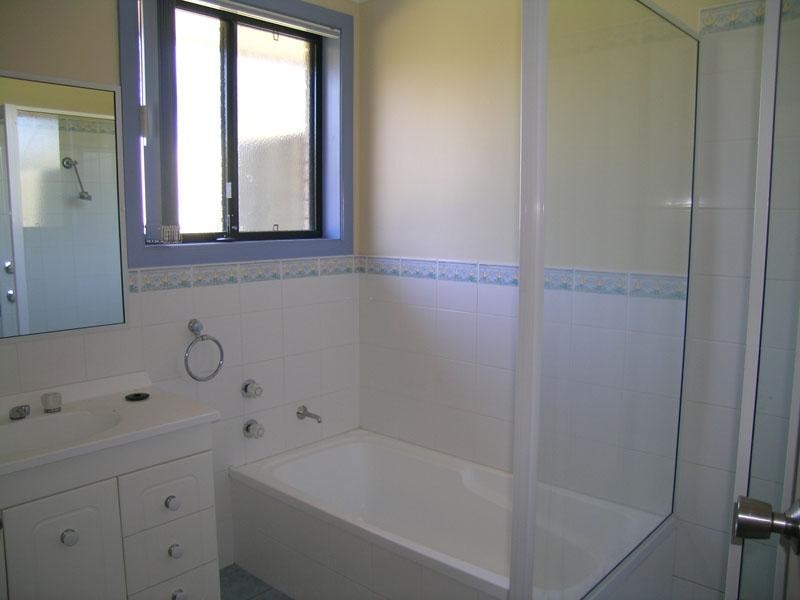 1/2 Emerald Place, Townsend NSW 2463