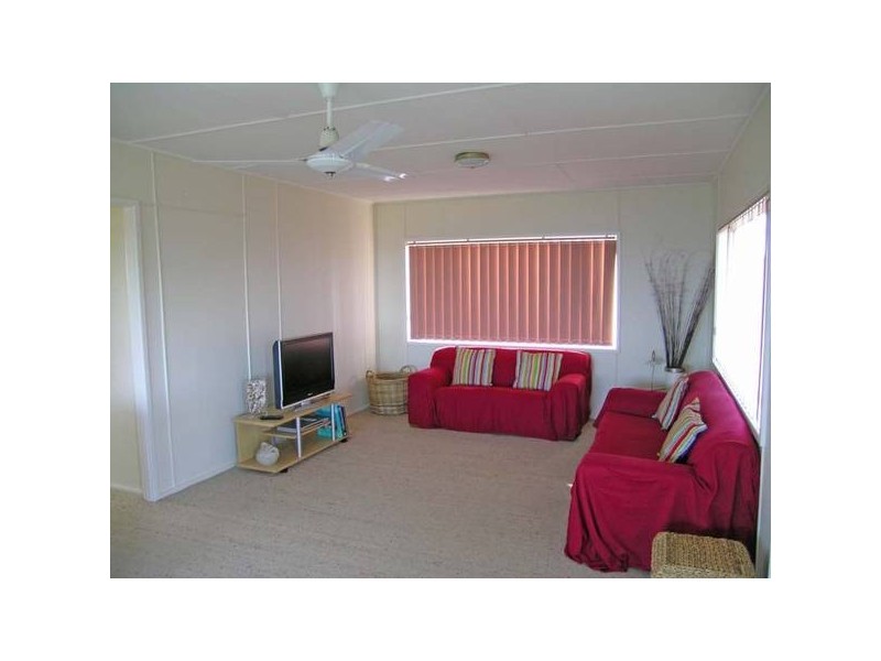 1 Azalia Street, Brooms Head NSW 2463