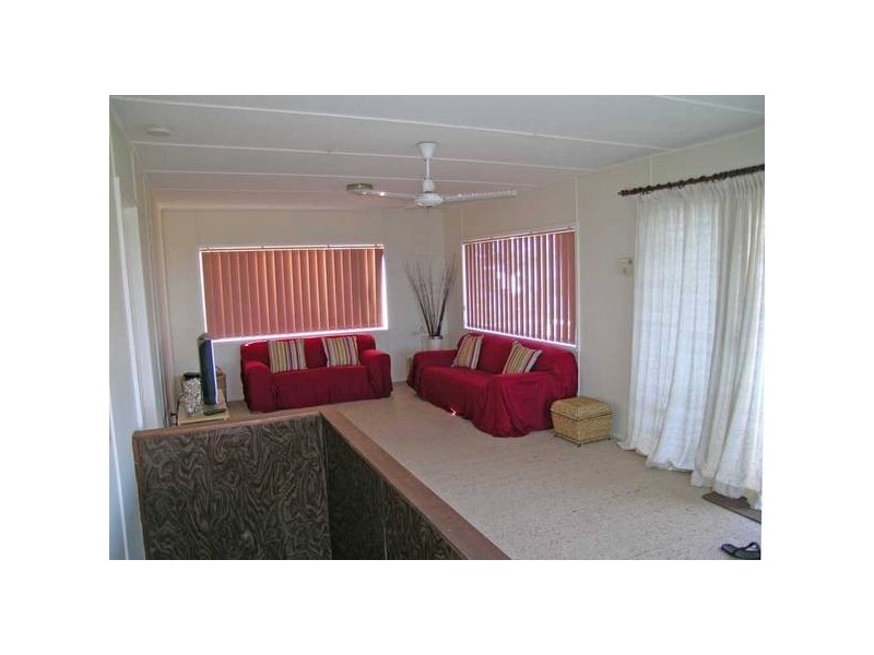 1 Azalia Street, Brooms Head NSW 2463