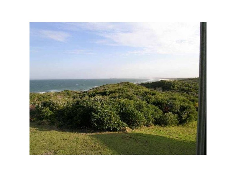 1 Azalia Street, Brooms Head NSW 2463