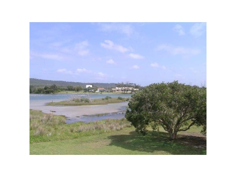 2 Honeysuckle Street, Brooms Head NSW 2463