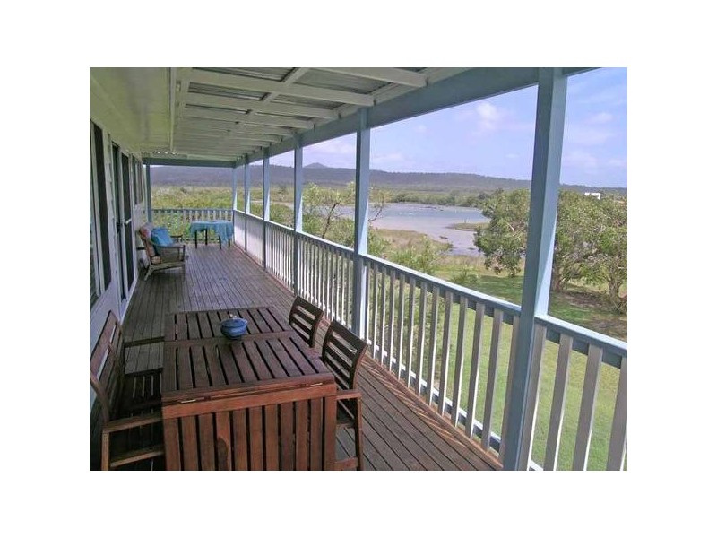 2 Honeysuckle Street, Brooms Head NSW 2463