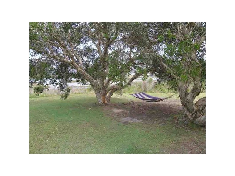 2 Honeysuckle Street, Brooms Head NSW 2463