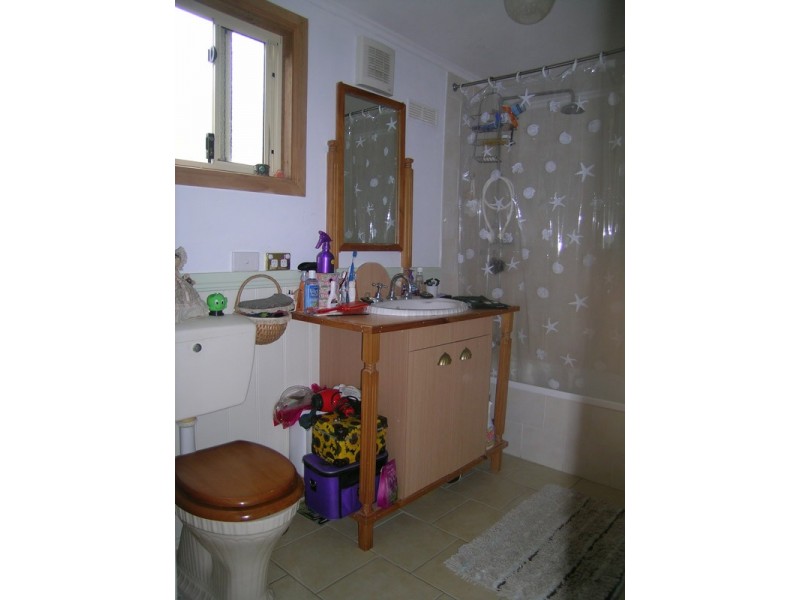 16 Taloumbi Street, Maclean NSW 2463