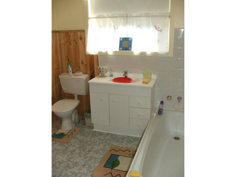 12 Robinson Cres, Grantville VIC 3984