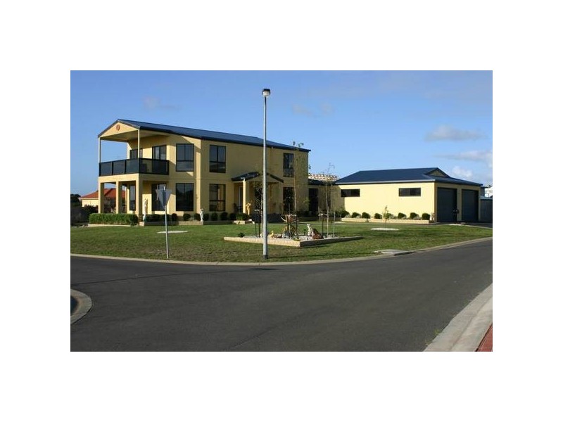 18 Wetherall Dve,, Corinella VIC 3984