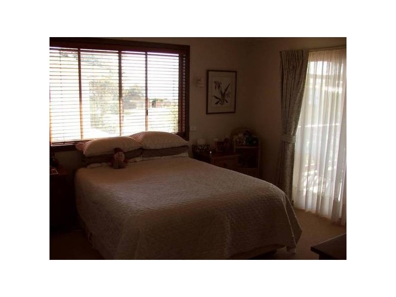 1 Kowloon Cres, Coronet Bay VIC 3984