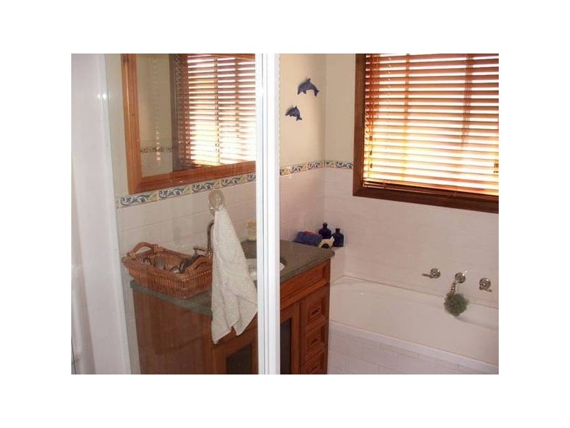 1 Kowloon Cres, Coronet Bay VIC 3984