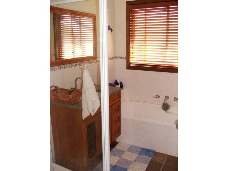 1 Kowloon Cres, Coronet Bay VIC 3984