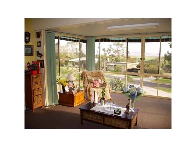 16 Island View Rd,, The Gurdies VIC 3984