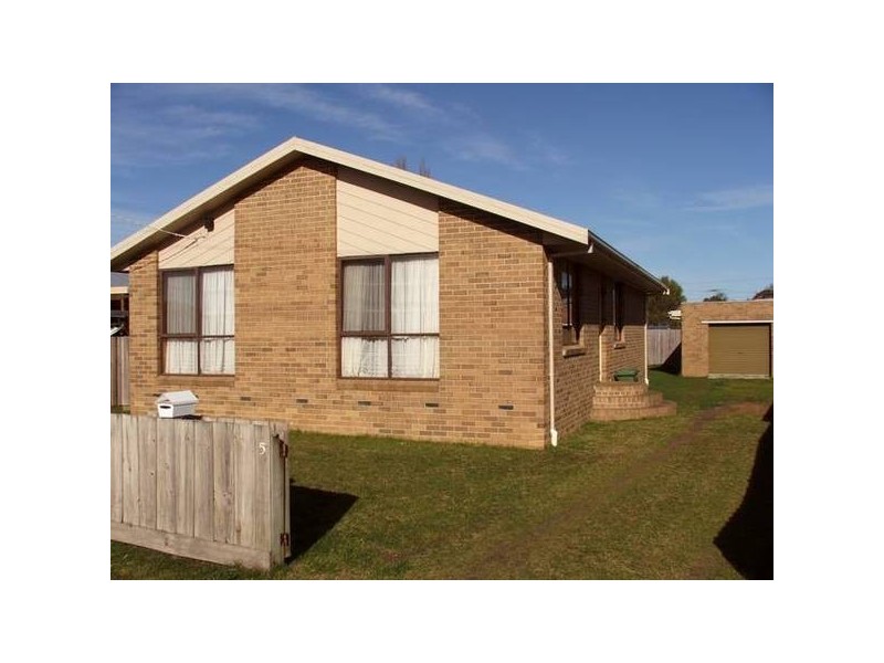 5 Greenwich Gr, Coronet Bay VIC 3984