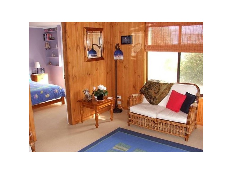 6 Kowloon Cres, Coronet Bay VIC 3984