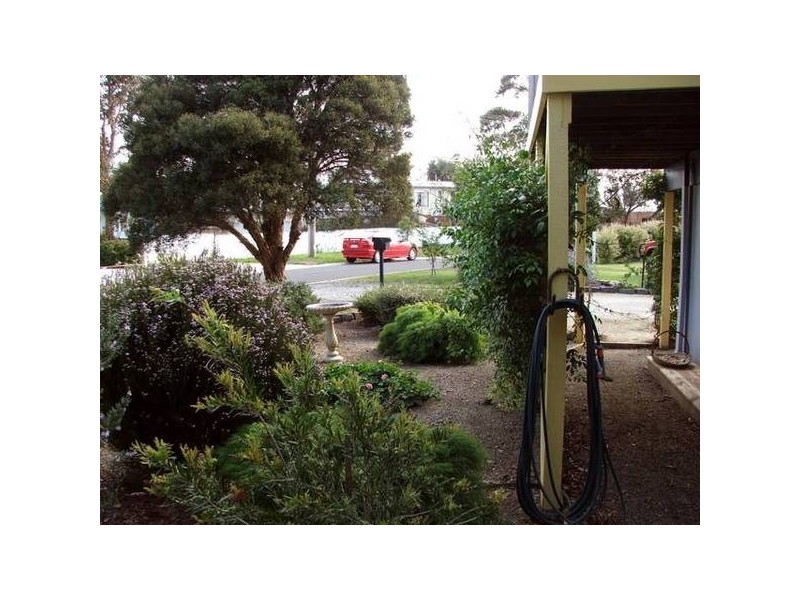 6 Kowloon Cres, Coronet Bay VIC 3984