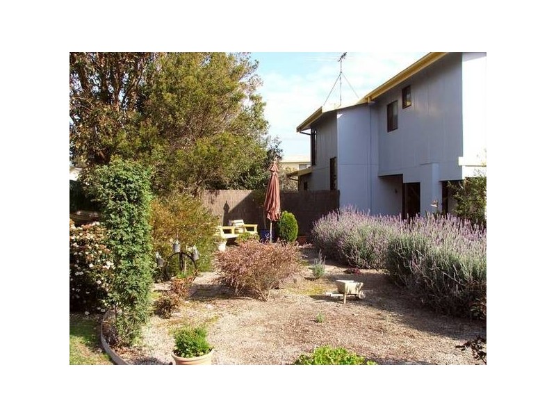 6 Kowloon Cres, Coronet Bay VIC 3984