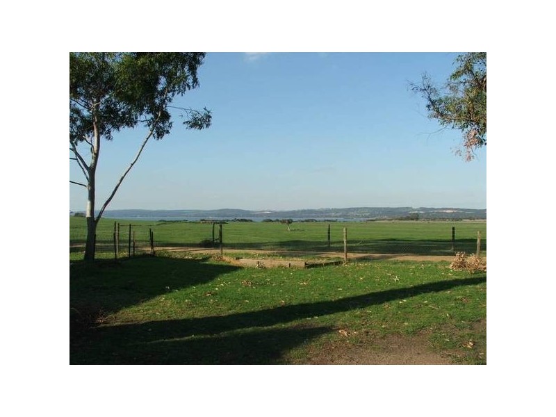 84 Bayview Ave, Tenby Point VIC 3984