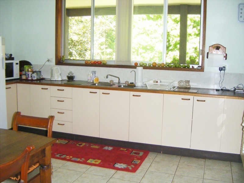 6 Oakfield Road, Salt Ash NSW 2318