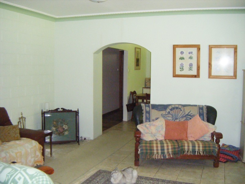 6 Oakfield Rd, Salt Ash NSW 2318