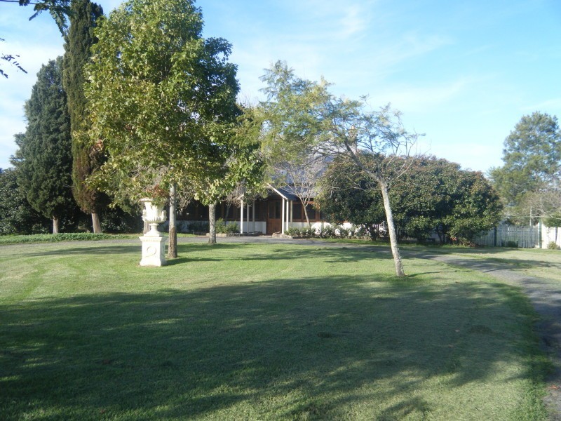 - – - – -, Brandy Hill NSW 2324