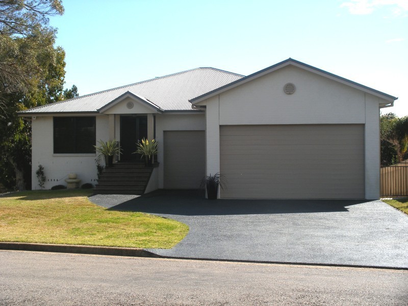 6 Barrellier Close, Raymond Terrace NSW 2324