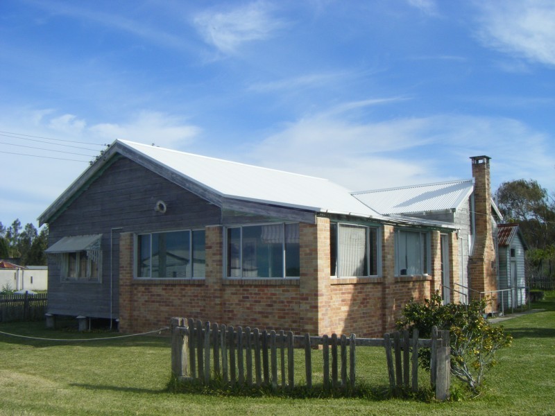 51 Waterfront Rd, Swan Bay NSW 2324