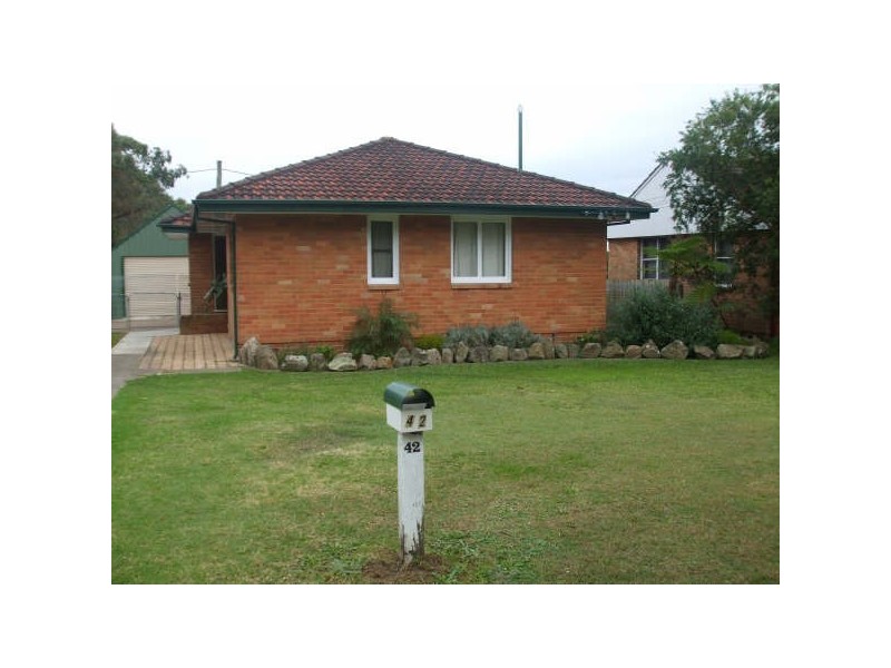 42 Parkway Avenue, Raymond Terrace NSW 2324