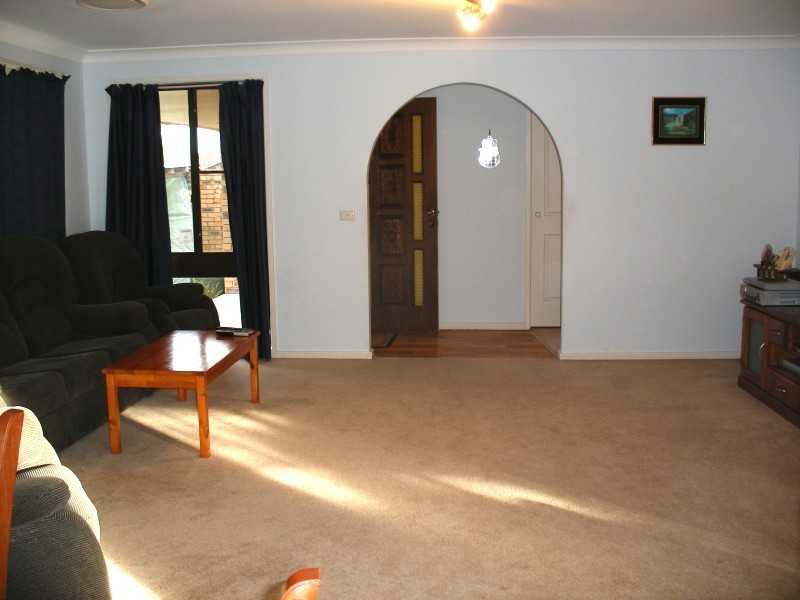 1 Luskin Close, Raymond Terrace NSW 2324