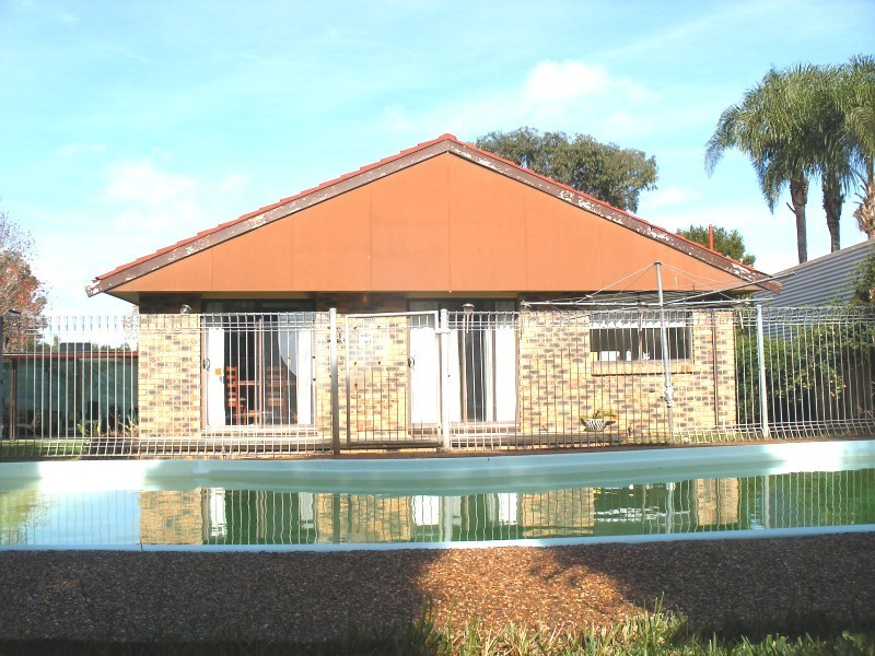 1 Luskin Close, Raymond Terrace NSW 2324