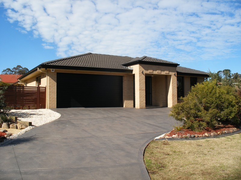 6 Feeney Way, Raymond Terrace NSW 2324