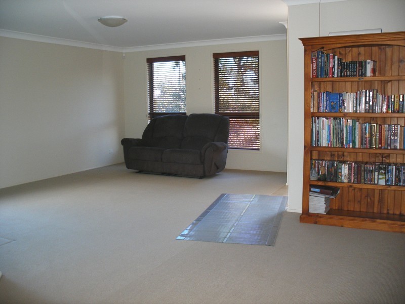 6 Feeney Way, Raymond Terrace NSW 2324