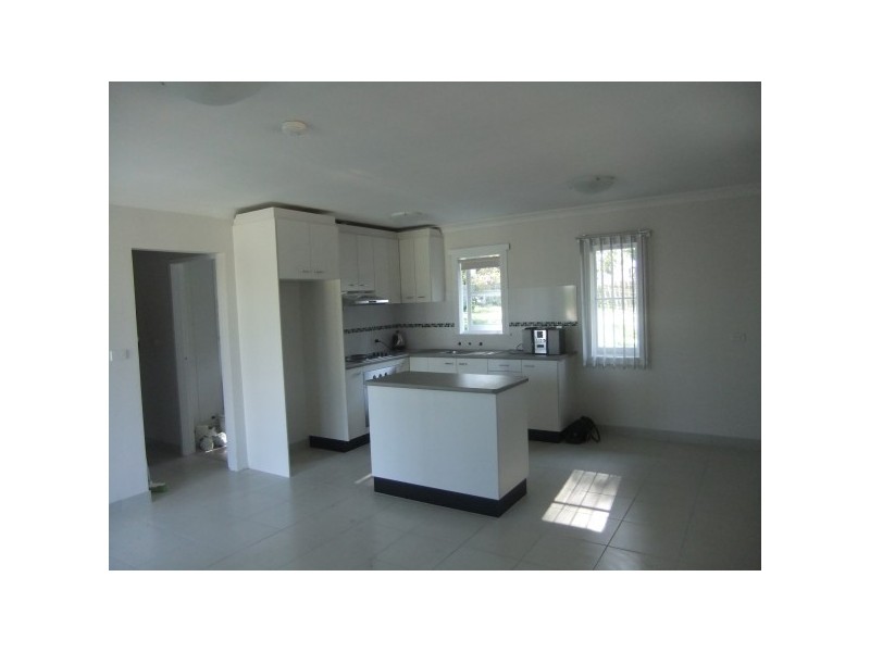 18 Windsor St, Raymond Terrace NSW 2324