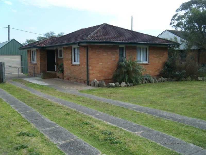 42 Parkway Ave, Raymond Terrace NSW 2324