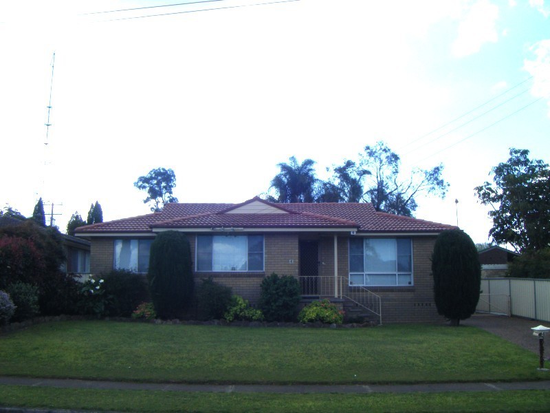 4 Tregenna Street, Raymond Terrace NSW 2324