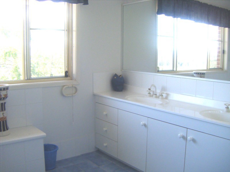 64 Beaton Ave, Raymond Terrace NSW 2324