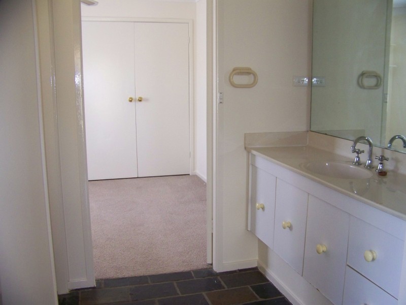 40 Robert Campbell Drive, Raymond Terrace NSW 2324