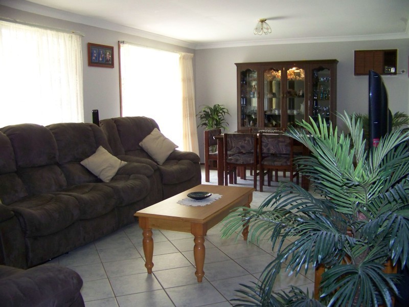 17 Auberge Crescent, Raymond Terrace NSW 2324