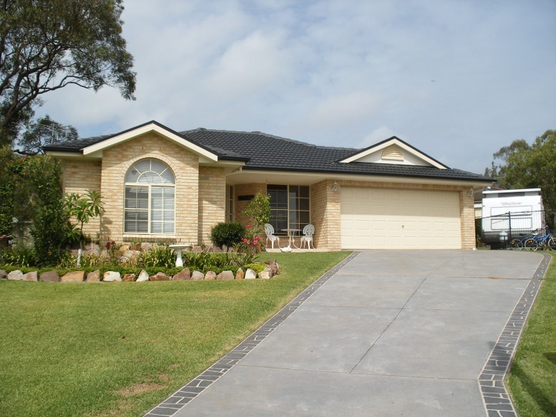 12 McPherson Place, Raymond Terrace NSW 2324