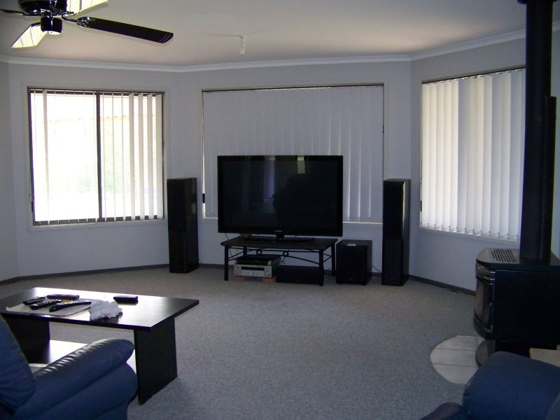 8 Eskdale Park Drive, Seaham NSW 2324