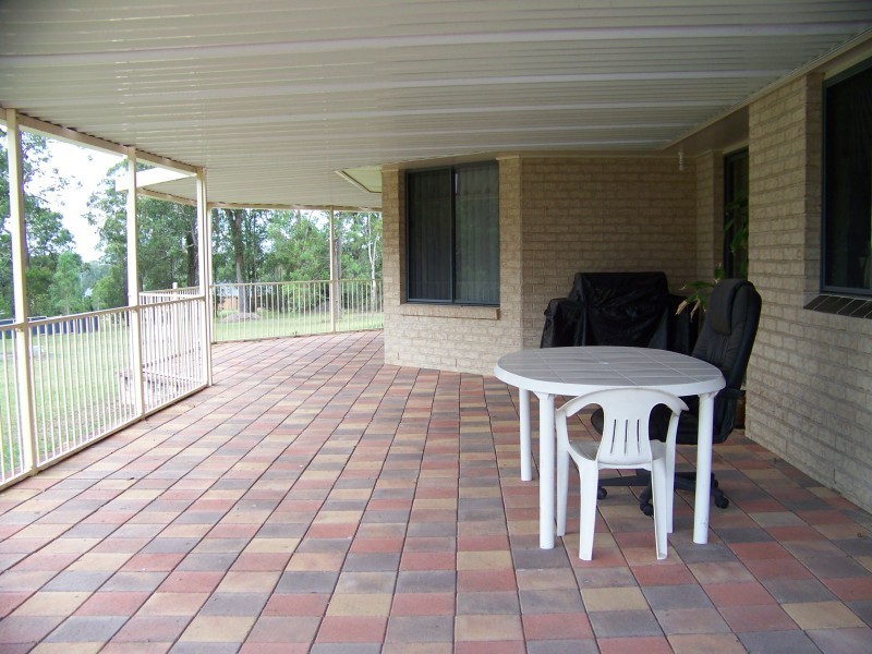 8 Eskdale Park Drive, Seaham NSW 2324