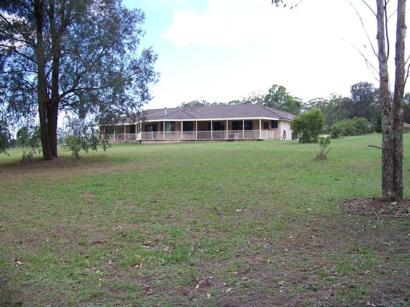 8 Eskdale Park Drive, Seaham NSW 2324