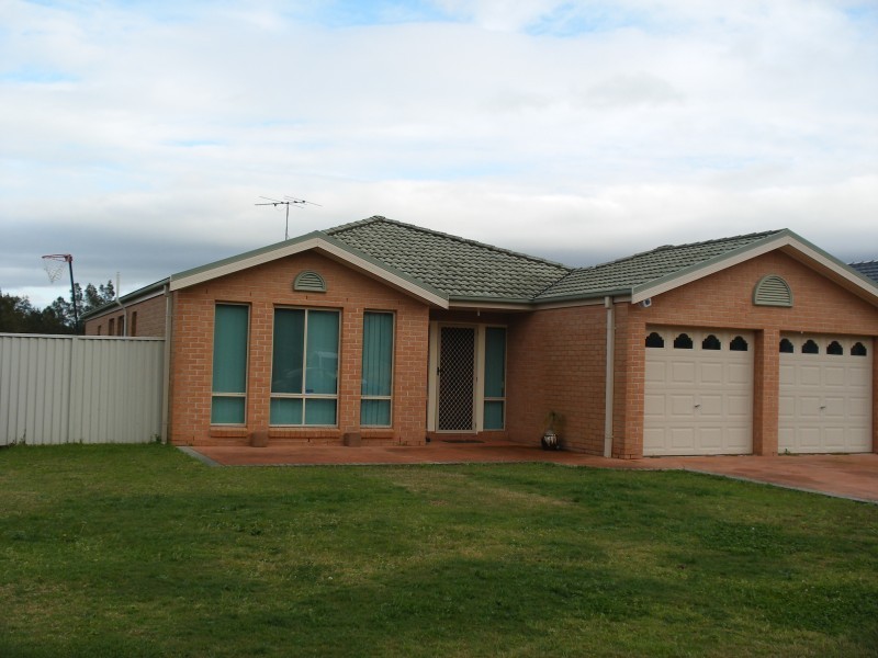 74 Dalyell Way, Raymond Terrace NSW 2324
