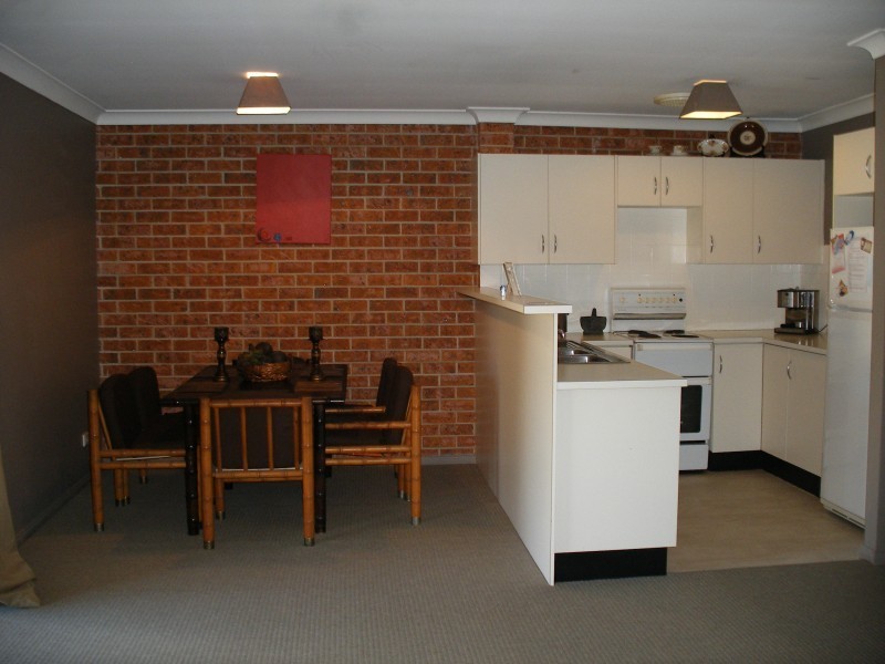 2/10 Eskdale Drive, Raymond Terrace NSW 2324