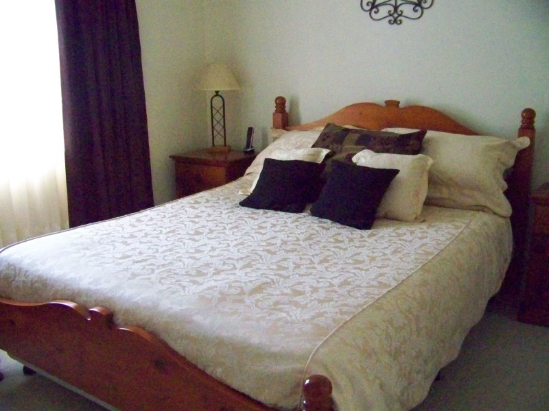 7 Dixon Street, Seaham NSW 2324