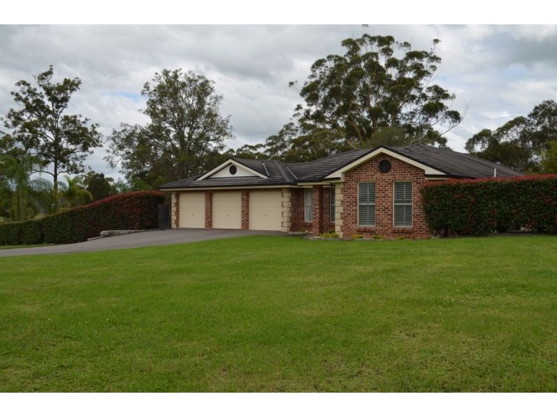 5 Eskdale Park Drive, Seaham NSW 2324